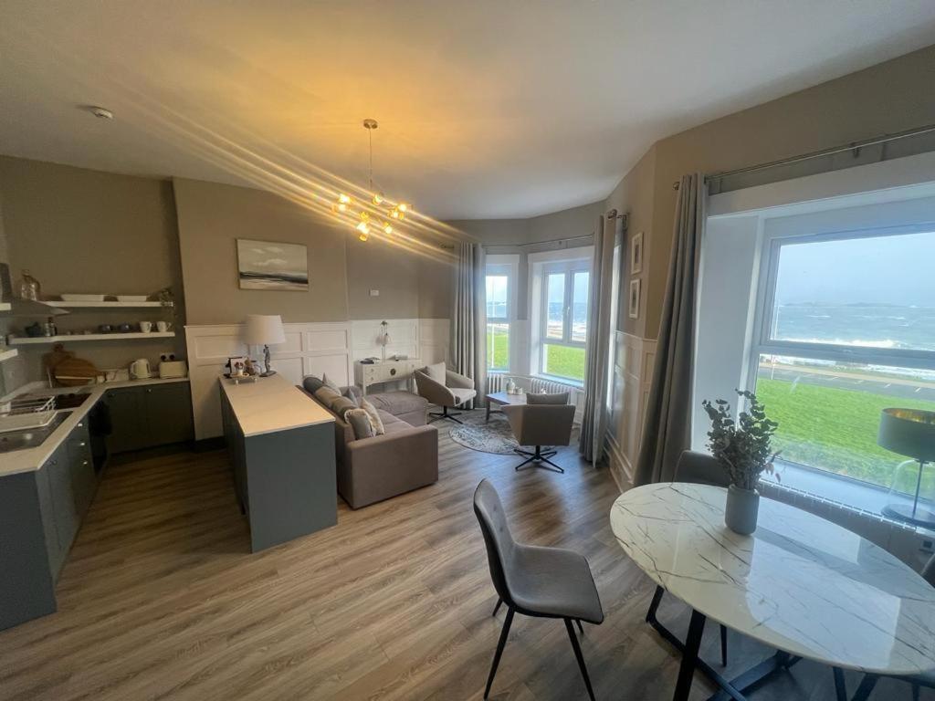 No 6 Sea Whisper Appartement Portrush Buitenkant foto